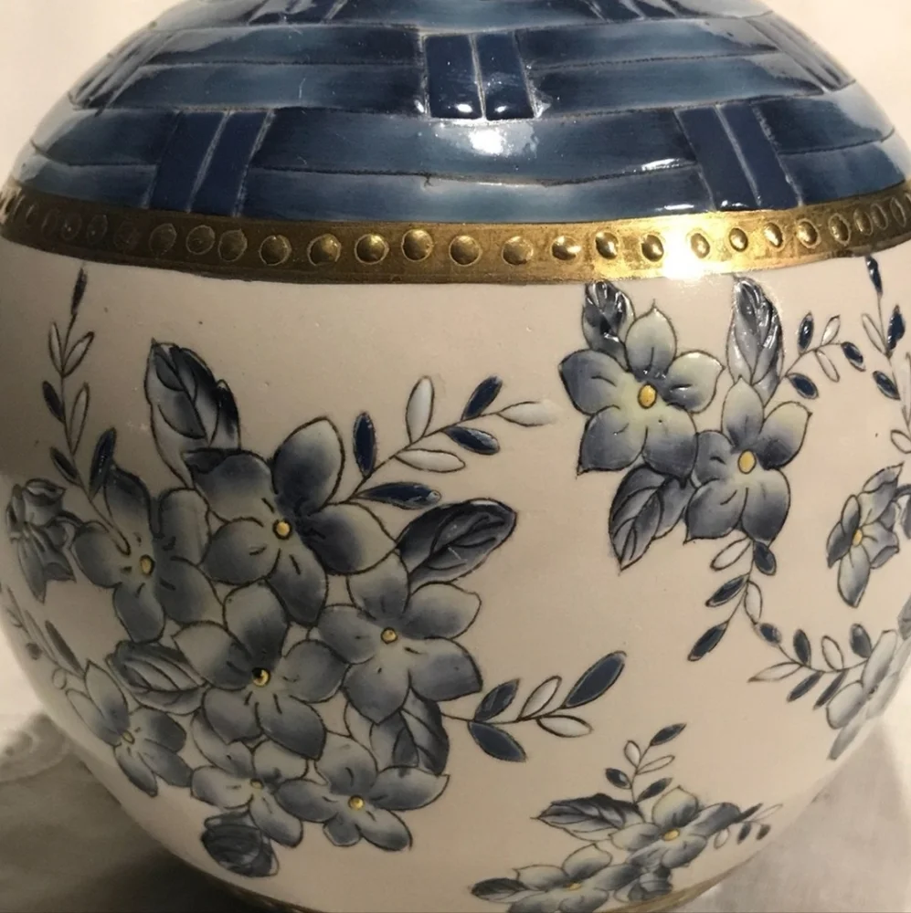 Blue & white Japanese vase round gold details vintage pottery